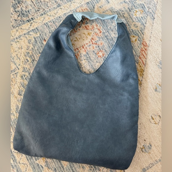 S-Q vegan leather Cecilia reversible hobo bag - Picture 4 of 7